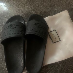 🎊New Gucci Black Rubber Slide- Size 10
